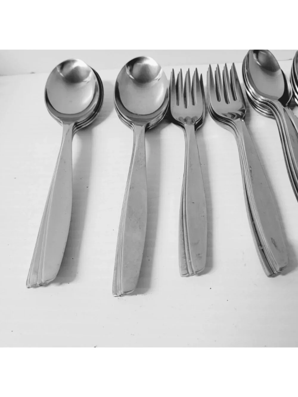 Insico Scope 50 PC Mid Century Modern Stainless Flatware Retro Twist Handles